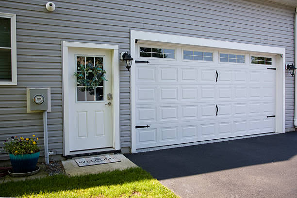 24/7 Emergency Garage Door Panel Replacement experts in Overlea, MD